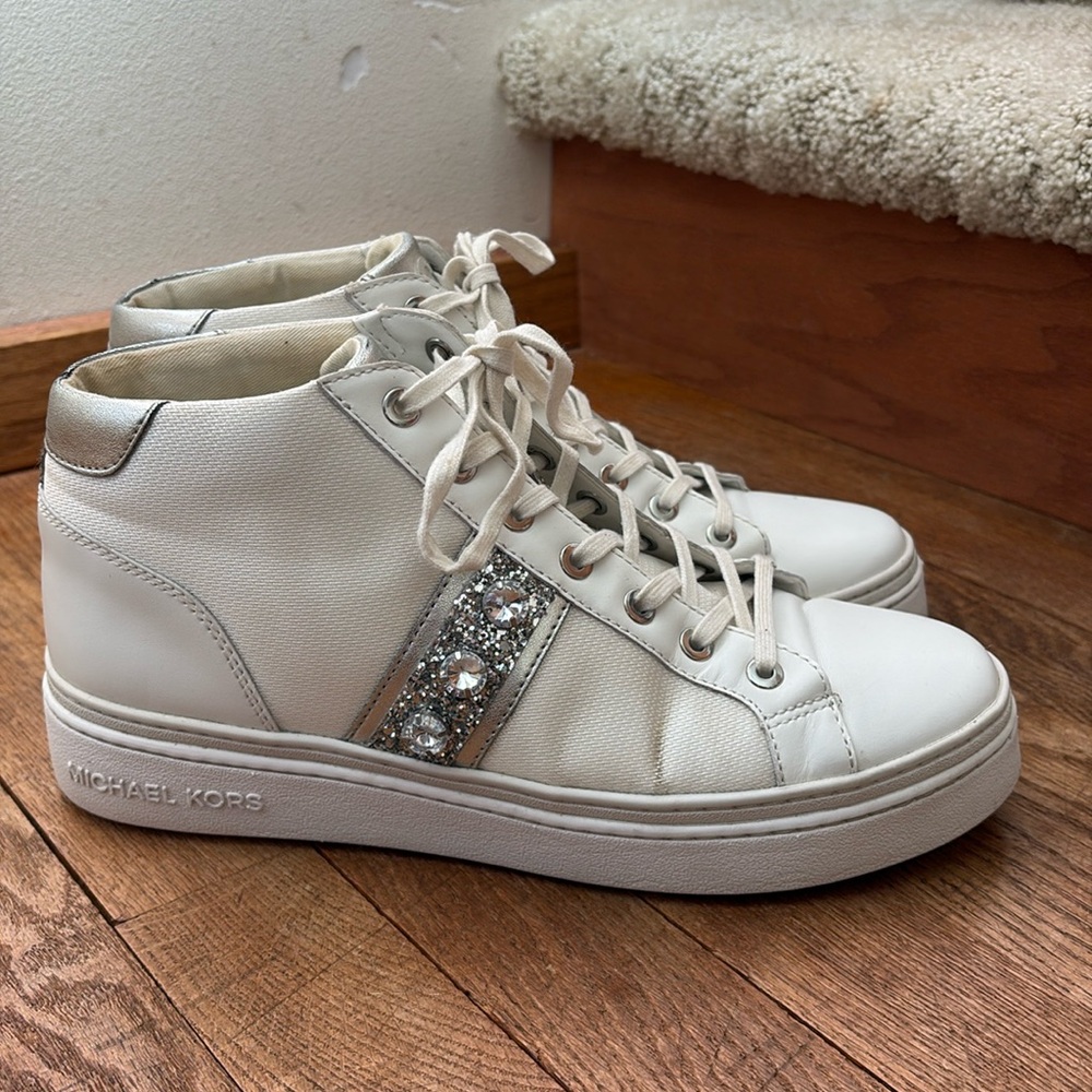 Michel Kors Chapman Mid Optic White Leather/Round Encased Stones Size 9.5